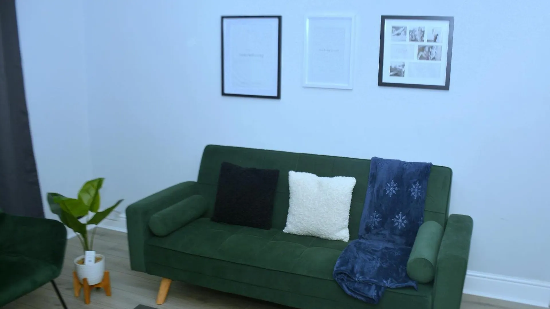 Apartment Tranquil Stays At 3 Bedroom House In Dagenham