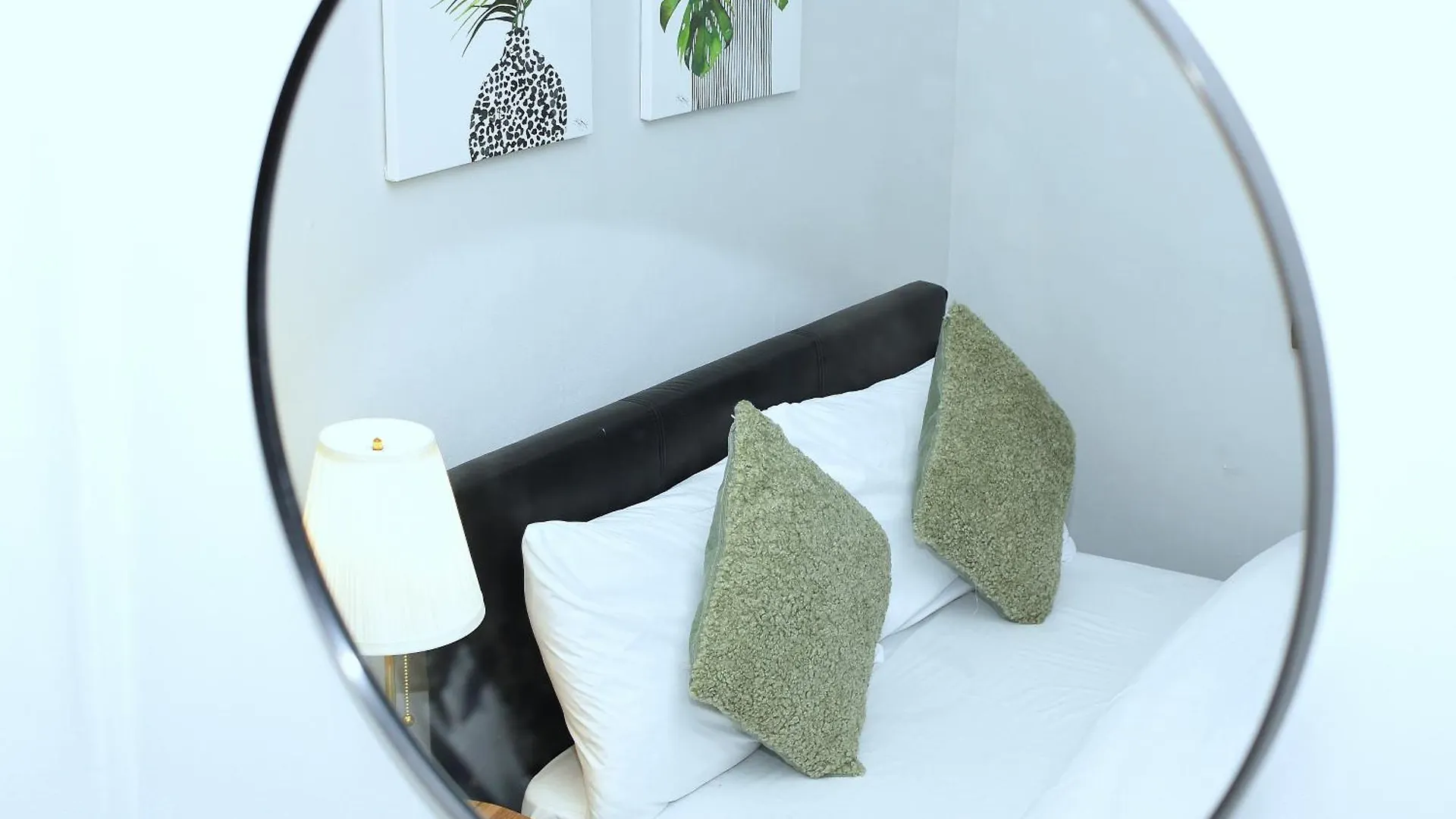 Tranquil Stays At 3 Bedroom House In Dagenham Apartment