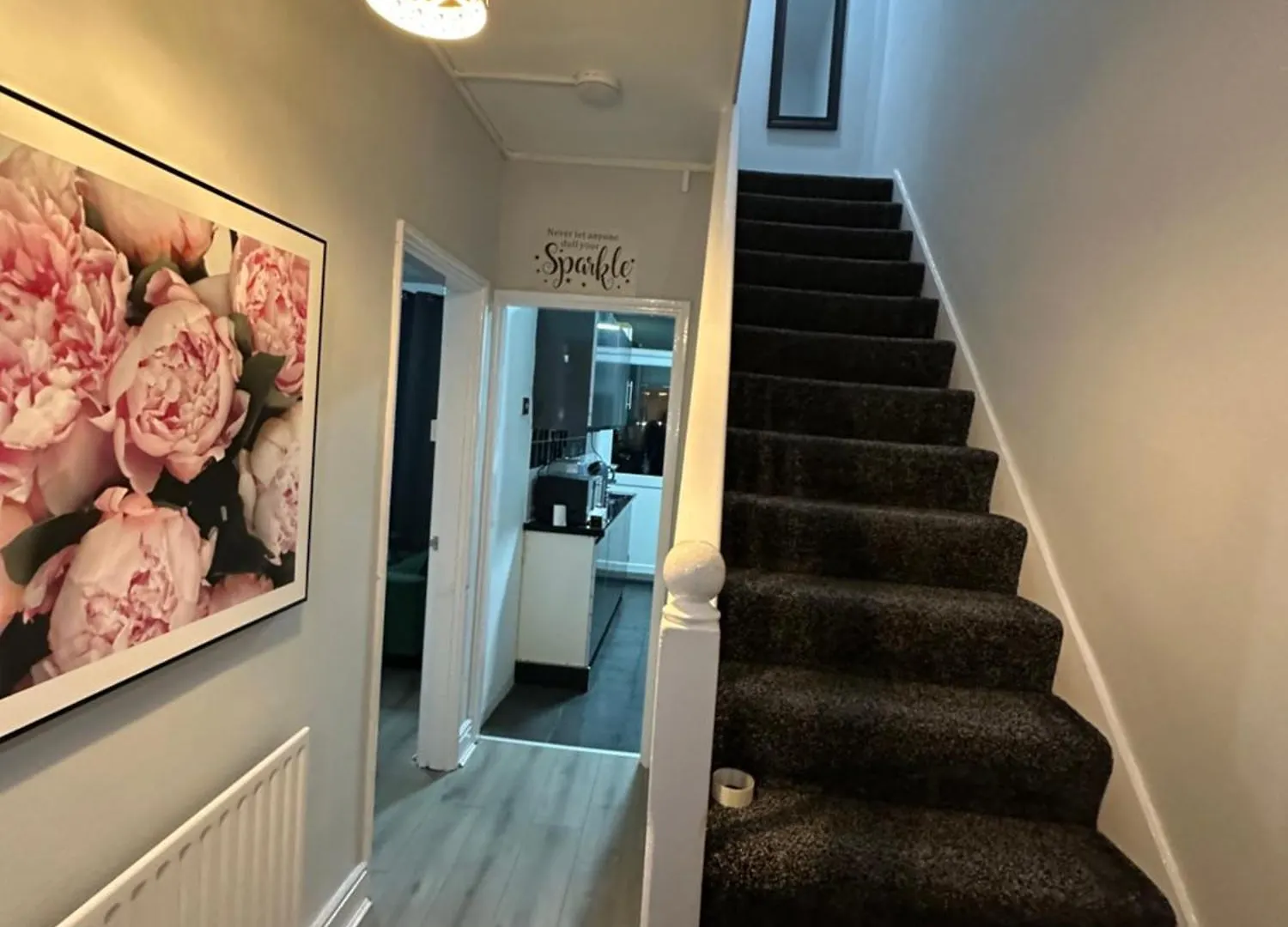 Tranquil Stays At 3 Bedroom House In Dagenham Apartment