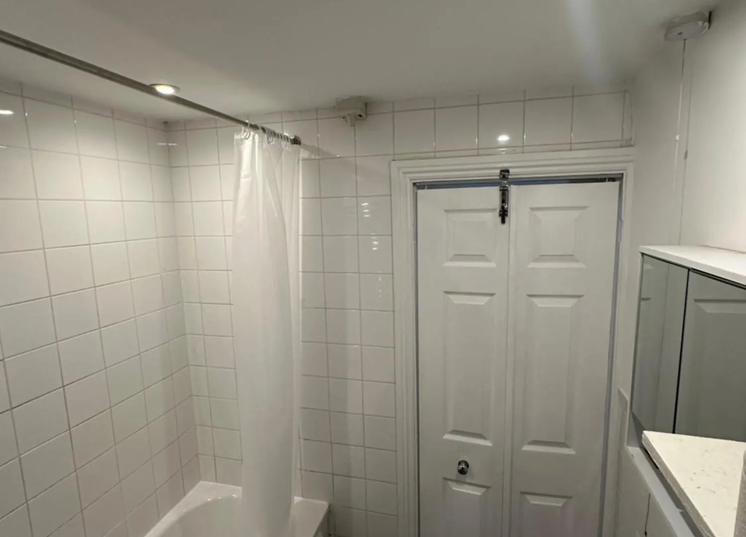 Tranquil Stays At 3 Bedroom House In Dagenham 0*,