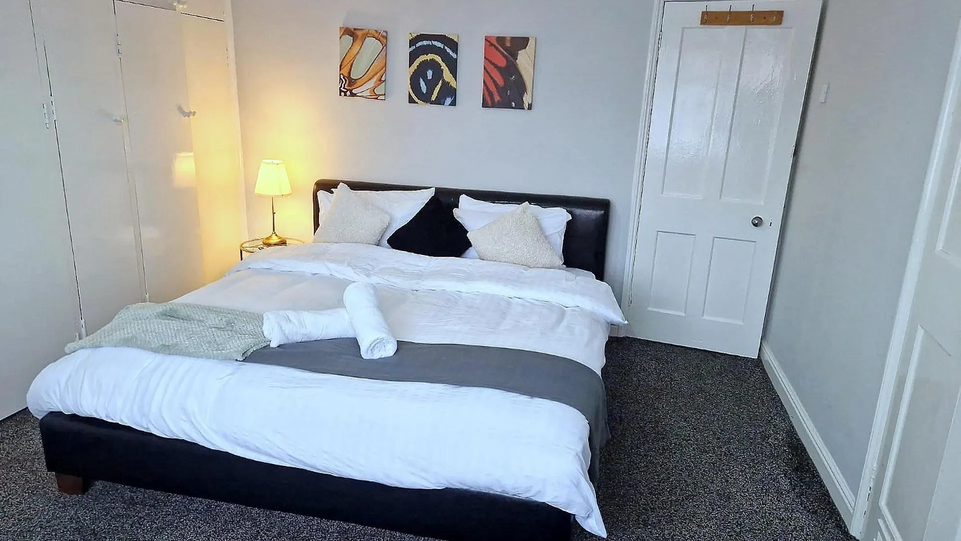 Tranquil Stays At 3 Bedroom House In Dagenham 0*,  United Kingdom